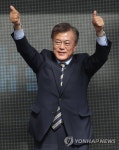 엄지척 문재인 | 연합뉴스