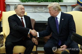 트럼프·카자흐 대통령 회담…