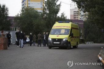 '푸틴 정적' 나발니 싣고 공항으로 향하는 구급차 | 연합뉴스