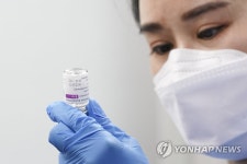 기대반·우려반 공존…65세 이상 요양병원 백신 접종 스타트 | 연합뉴스