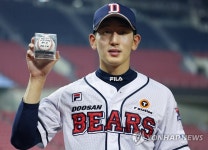 생애 최고의 순간 보내던 두산 김태근, 발목 부상으로 수술 | 연합뉴스