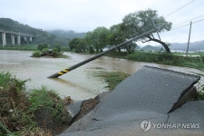 충남에 시간당 100㎜ 물폭탄…당진천 범람, 일부열차 운행 중단 | 연합뉴스