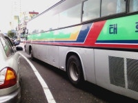 래화네는 또 어디서 이런 걸 줏어왔네... - 버스 갤러리