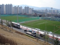 축구인들 최고의 이슈인 한국최초 프리미어리그구장 창원축구센터 공사현장^^ - 도시 갤러리