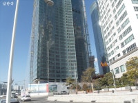 [부산] 패널 공사중인 우신골든스위트,마린 - 도시 갤러리