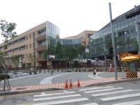 상암동 일본인 학교..뻔쩍하네 - 도시 갤러리