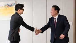 윤대통령-한동훈 157분 오찬 회동…여야, 공천 준비 가속 | 연합뉴스