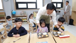 어린이집 급식 더 신선하고·안전하게…서울든든급식 운영 시작 | 연합뉴스