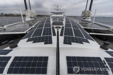 ′청정 에너지′…세계 최초 에너지 자급자족 선박 ′에너지 옵서버′호 | 연합뉴스