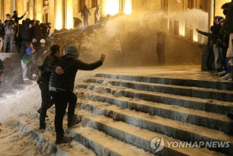 ‘외국 대리인법 반대’…언론·NGO 통제법안 항의 가열하는 조지아 | 연합뉴스
