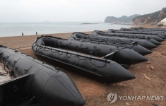 안개·구름 걷힌 백령도에 바람·파도 강해 | 연합뉴스