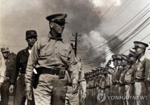 한국 육군의 아버지 밴플리트 장군 후손 육사방문 | 연합뉴스