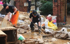 <폭우전 한삽이라도 더 우면산 복구 총력전> | 연합뉴스
