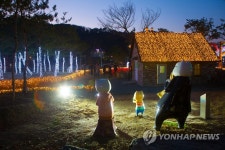 춘천 애니박물관 캐릭터 야간공원 개장 | 연합뉴스