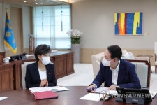 [속보] 초교 입학연령 만6세→만5세…尹대통령, 박순애에 신속 강구 | 연합뉴스