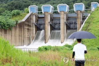 집중호우에 광주댐도 방류 | 연합뉴스