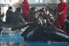 홍콩반점0410포항해병1사단점 | '혹한 속 훈련'…포항 해병대 1사단서 열린 겨울 캠프 | 연합뉴스