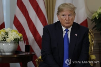 2년만에 '로켓맨' 꺼낸 트럼프, 무력사용까지 거론 '대북경고장' | 연합뉴스