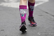 헬로키티와 달리기…멕시코시티 헬로기티 50주년 기념 경주 | 연합뉴스