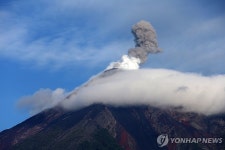 과테말라 활화산 분화…72시간 버틸 짐싸서 대피하라 | 연합뉴스