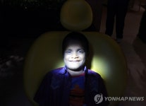 인도 7세 소년 턱에서 치아 526개 제거…복합치아종이 원인 | 연합뉴스