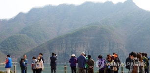 화순 관광의 효자 적벽 투어…올 관광객 3만명 돌파 | 연합뉴스