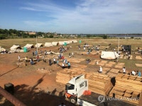 파라과이에 등장한 따스한 판자촌…한인들 수재민 돕기 | 연합뉴스