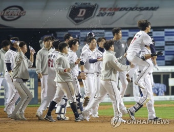 한국시리즈 1차전 두산 승리! | 연합뉴스