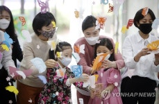 광주 북구 운암도서관 원화전시 | 연합뉴스