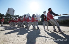 파란하늘 아래 영차영차…수원 칠보중 팬데믹 극복 프로그램 운영 | 연합뉴스
