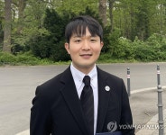 인터뷰하는 피아니스트 선우예권 | 연합뉴스