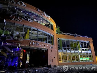 러 미사일 공격으로 파괴된 우크라 오데사 쇼핑몰 | 연합뉴스