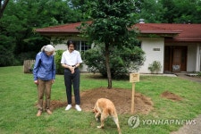 새롬이 바라보는 김건희 여사와 제인 구달 박사 | 연합뉴스