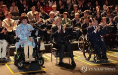 모두예술극장 개관…유인촌 장애·비장애인이 소통하는 장 | 연합뉴스