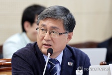 질의하는 김성환 의원 | 연합뉴스