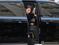 1억원 공천헌금 의혹 강선우 경찰 출석…의혹 제기 22일만 | 연합뉴스