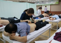 전남농협 행복버스, 고흥 녹동서 의료지원 | 연합뉴스