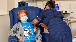 영국 세계 첫 코로나19 백신 접종…접종 1호는 90세 할머니 | 연합뉴스