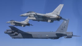 핵항모 이어 B-52H 폭격기까지…미 핵심 전략자산 잇단 전개 | 연합뉴스