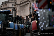 영국 농민 수천명, 런던서 농장 상속세 항의 시위 | 연합뉴스