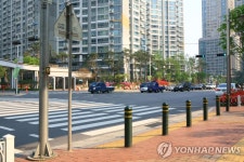 횡단보도 51곳 중 1곳만 시각장애 음향신호기 제대로 설치 | 연합뉴스
