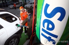 나 홀로 주유..셀프 주유소 증가 추세 | 연합뉴스