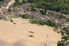 폭우로 침수된 브라질 북동부 바이아주 마을 | 연합뉴스