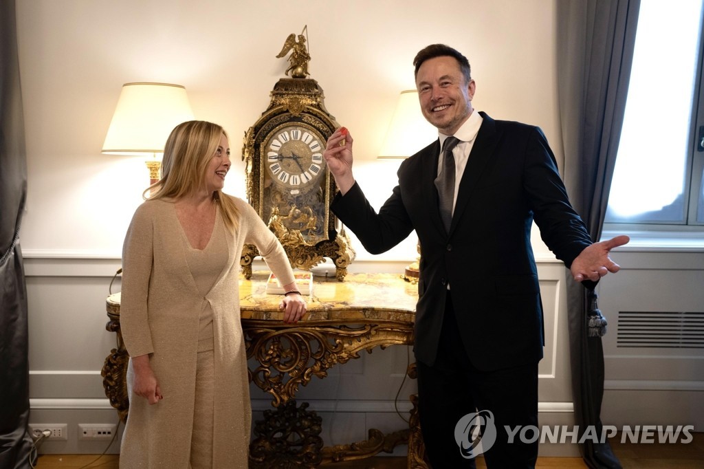 나렌드라 모디 총리와 일론 머스크, 정상회담 전 비대면회동 공개