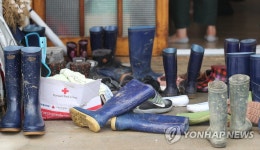 [르포] 잠옷 바람에 휴대전화만 들고나왔다…텐트생활 예천 이재민들 | 연합뉴스