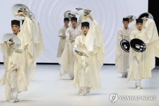 공연으로 즐기는 한국무용…국립무용단 향연 프레스콜 | 연합뉴스