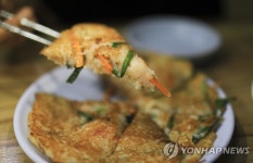 [음식기행] 국수주의자에게 권한다…영월 강원토속식당 칡국수 | 연합뉴스