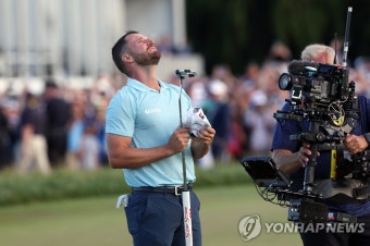 '첫 메이저 우승' 클라크 