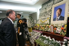 <YS 서거> 정몽구 현대차 회장 조문 | 연합뉴스