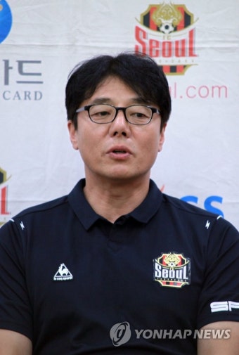 황선홍 감독, 